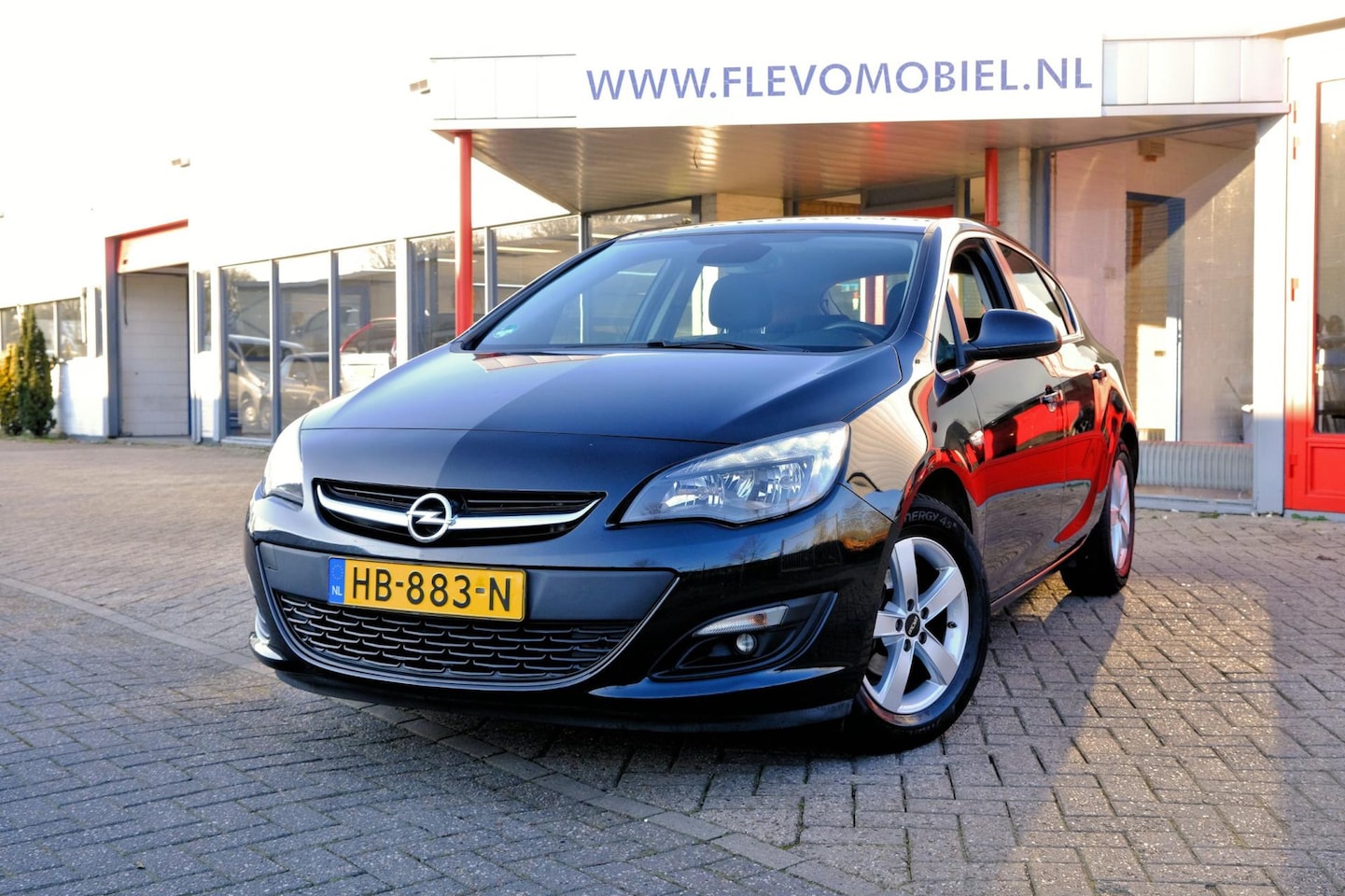 Opel Astra - 1.4 Turbo 120pk Blitz Navi|Airco|Clima|LMV - AutoWereld.nl