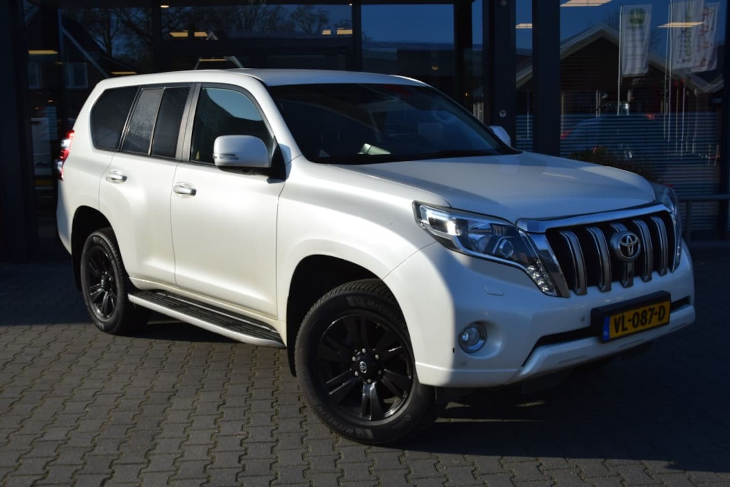 Toyota Land Cruiser 150 - 3.0 D-4D 5DRS PROFESSIONAL A/T VAN - AutoWereld.nl