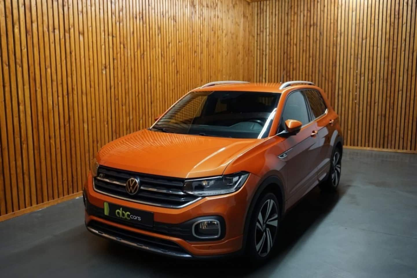 Volkswagen T-Cross - 1.0 TSI -R LINE AUTOMAAT / CLIMA / NAVI - AutoWereld.nl