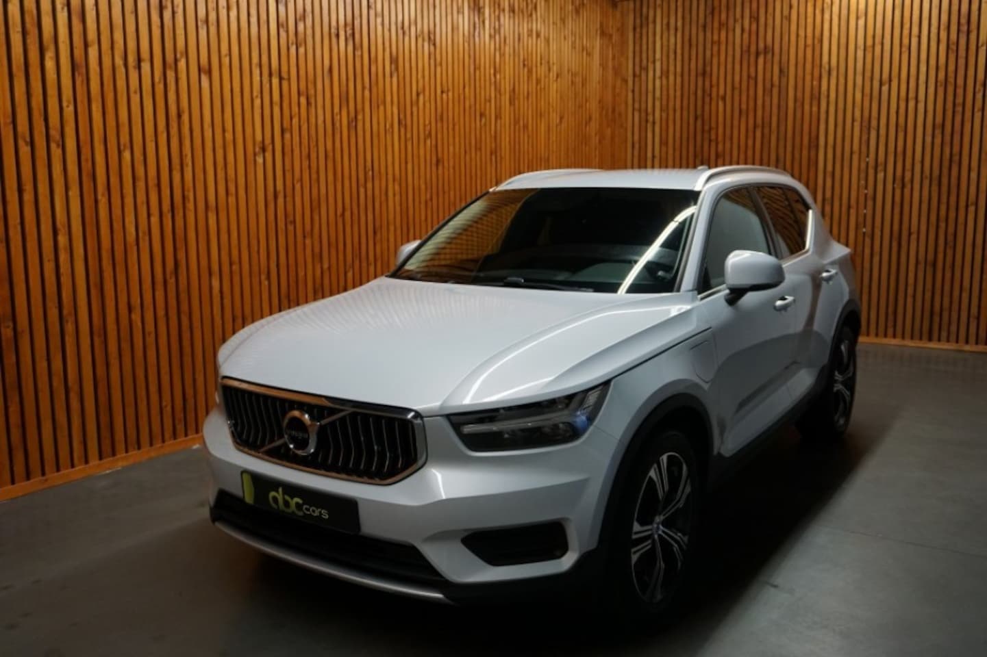 Volvo XC40 - 1.5 T5 TWIN ENGINE INSCRIPTION AUTOMAAT - AutoWereld.nl