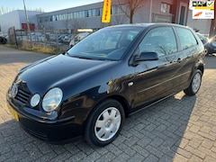 Volkswagen Polo - 1.2-12V Highline - AIRCO - ZWART