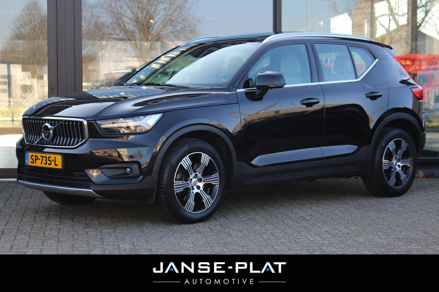 Volvo XC40 - 2.0 T4 AUT Inscription Pano | Pilot Assist | 360 Camera | - AutoWereld.nl