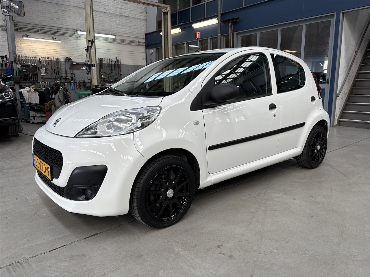 Peugeot 107 - 1.0 68PK 5D Access | Airco | Cpv met afstand bed. | Nieuwe APK | NAP | Rijklaar prijs! - AutoWereld.nl