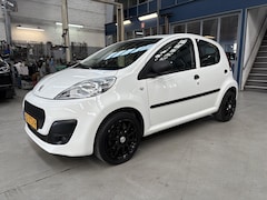 Peugeot 107 - 1.0 68PK 5D Access | Airco | Cpv met afstand bed. | Nieuwe APK | NAP | Rijklaar prijs