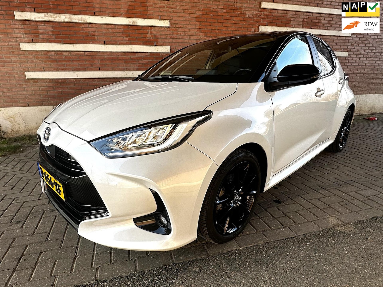 Toyota Yaris - 1.5 Hybrid Dynamic Sport, Two tone, Automaat, Full options! - AutoWereld.nl