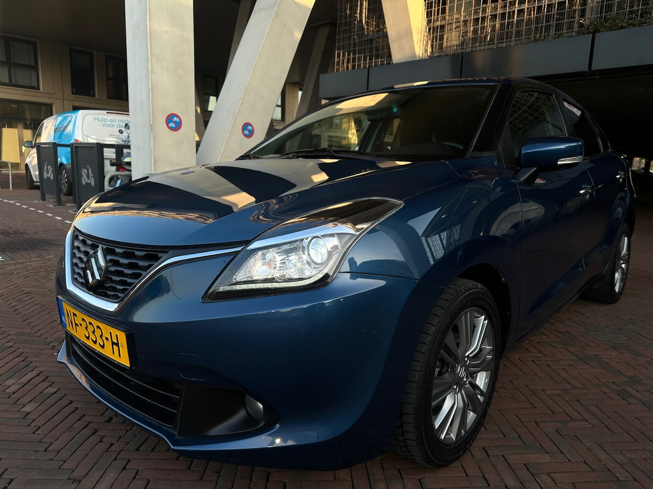 Suzuki Baleno - 1.2 Smart Hybrid High Executive Adaptief Cruise Camera CarPlay - AutoWereld.nl