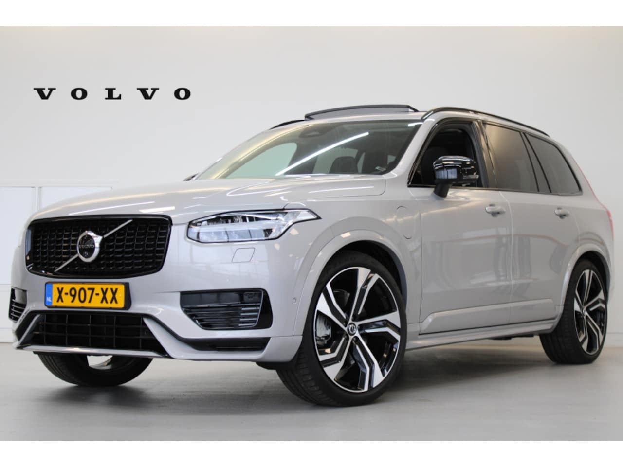 Volvo XC90 - T8 455PK AWD Ultimate Dark | Luchtvering | Trekhaak | 360º view | All season | Panoramadak - AutoWereld.nl