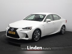 Lexus IS - 300h Hybrid Edition 30 | Lederen bekleding | Climate Control | Navigatie | Stoelverwarming