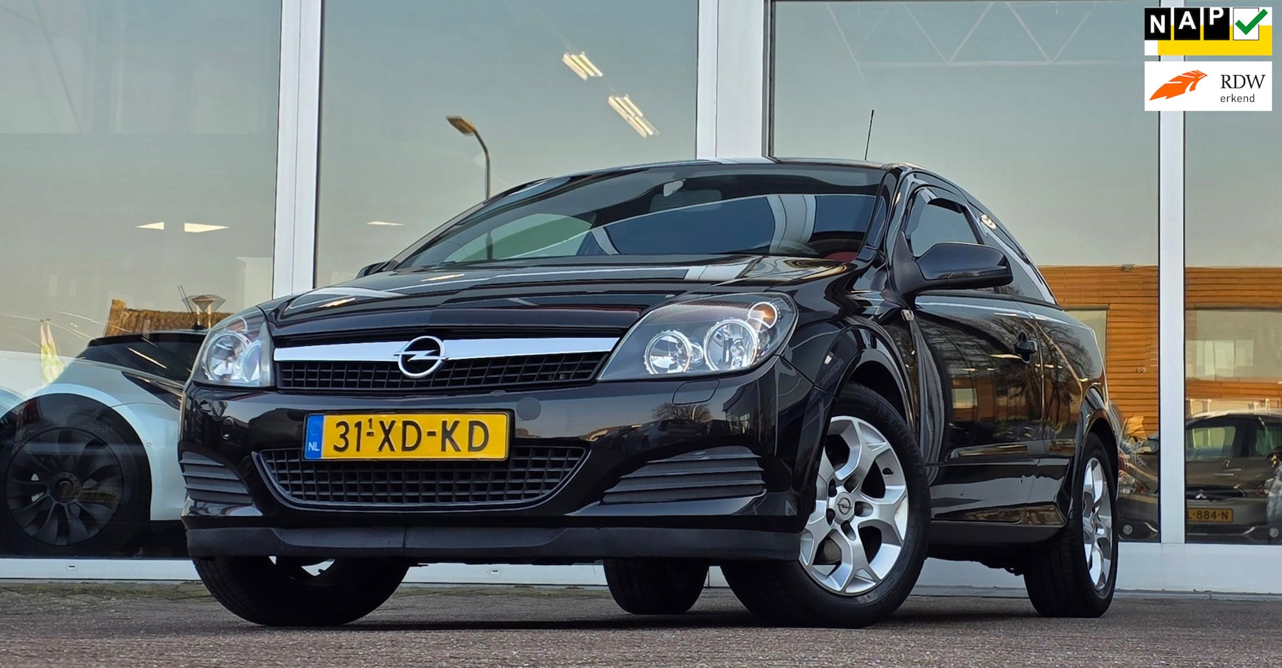 Opel Astra GTC - 1.6i 16V Business APK 19-4-26 Trekhaak CruiseControl Privacy Glass Airco - AutoWereld.nl