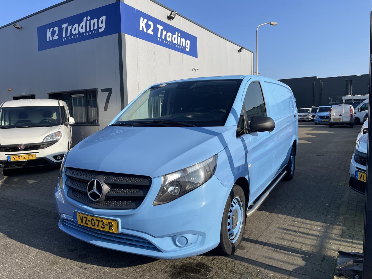 Mercedes-Benz Vito - 111 CDI Functional Lang EURO-6 LANG AIRCO TREKHAAK - AutoWereld.nl