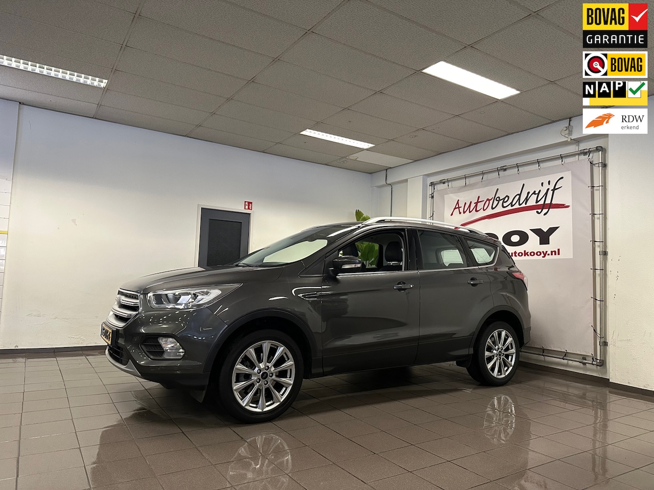 Ford Kuga - 1.5 EcoBoost Titanium * NL Auto / Navigatie / Camera / Parkeersensoren * - AutoWereld.nl