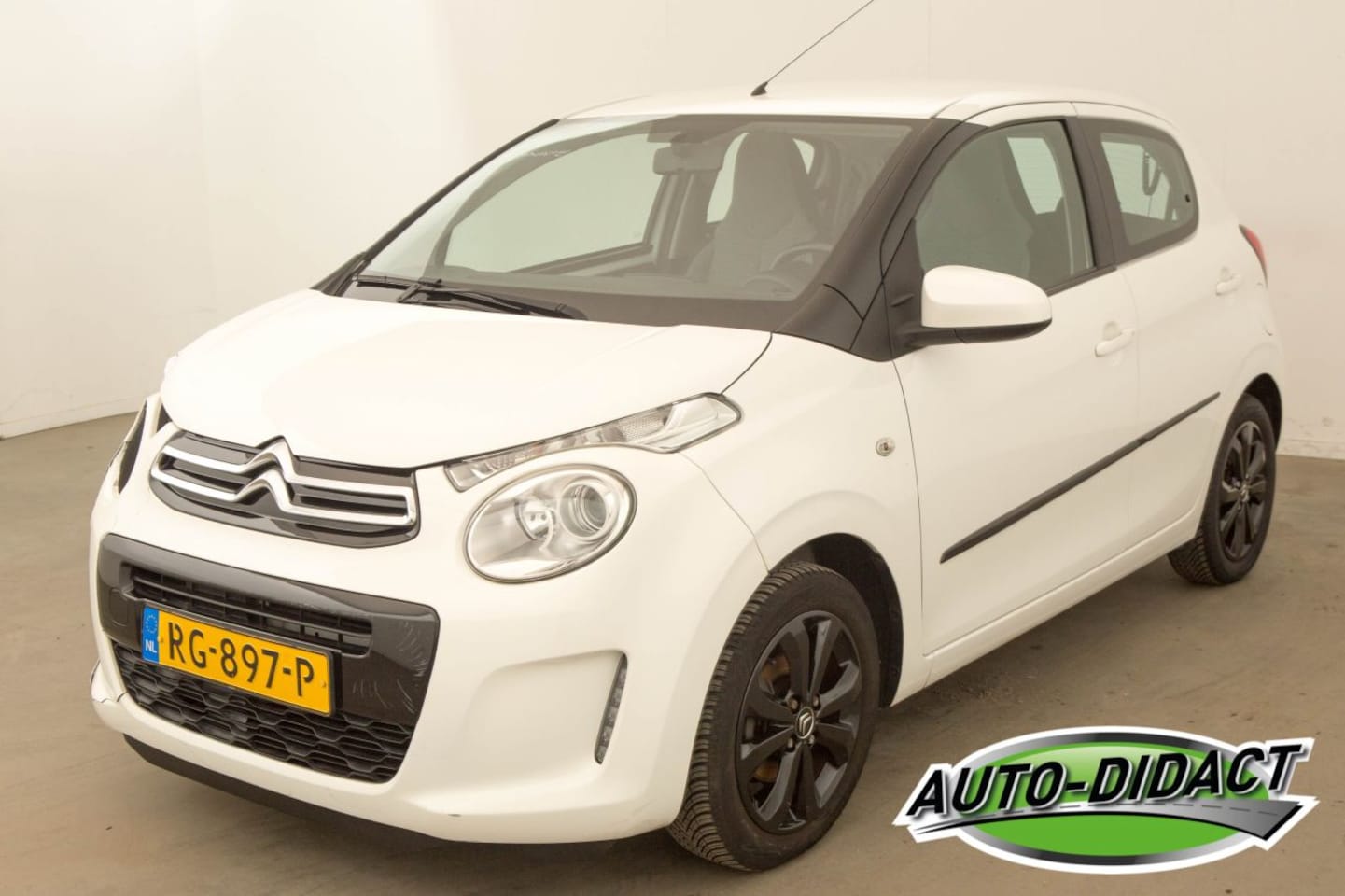 Citroën C1 - 1.0 VTi Shine Automaat - AutoWereld.nl