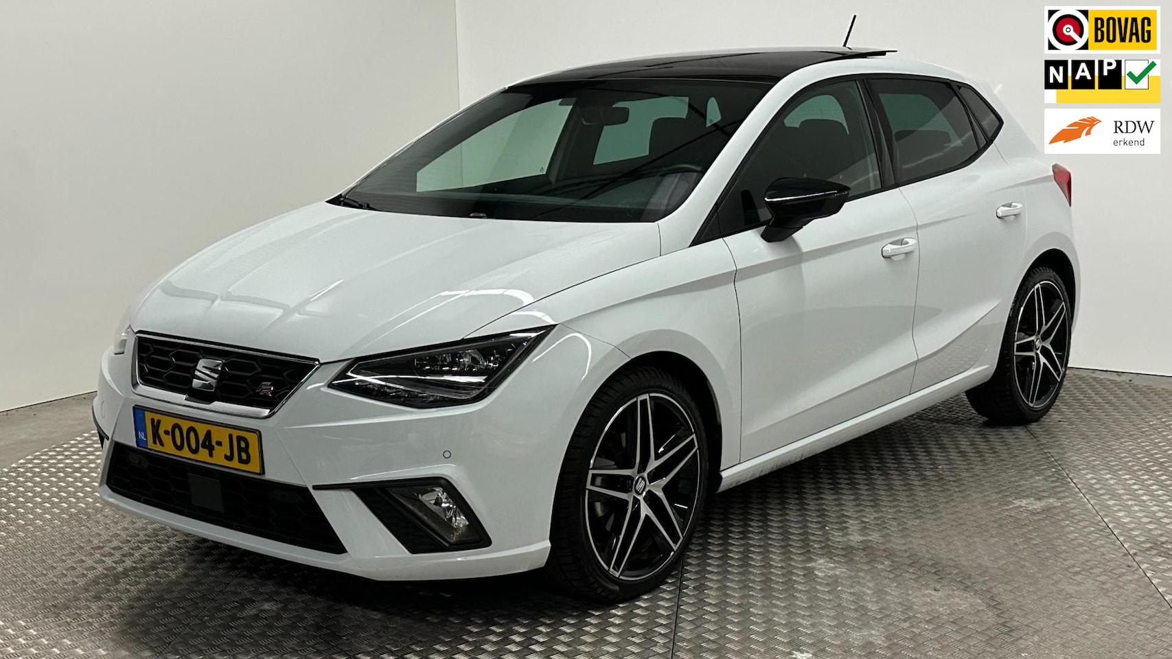 Seat Ibiza - 1.0 TSI FR Business Intense Plus benzine navigatie virtuele cockpit parkeersensoren camera - AutoWereld.nl