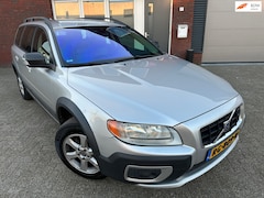 Volvo XC70 - 2.4 D5 Momentum / Leder / PDC / Clima / Cruise