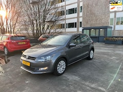 Volkswagen Polo - 1.4-16V Comfortline 5drs Carplay Cruise NAP