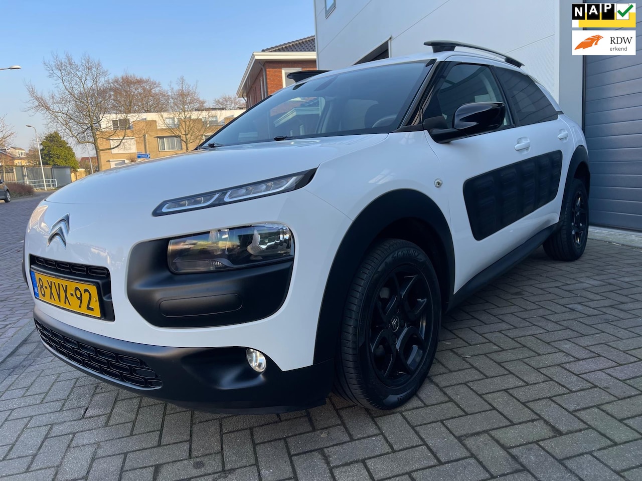 Citroën C4 Cactus - 1.2 e-VTi Shine/Automaat/Navi/Camera/Cruice-c/Climate-c/PDC - AutoWereld.nl