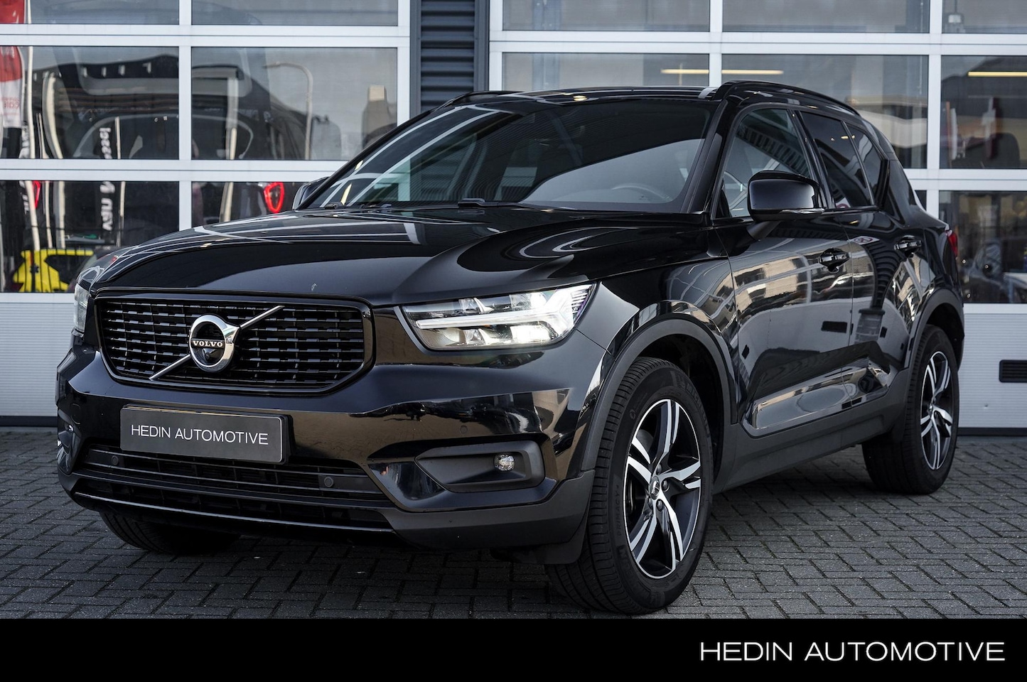 Volvo XC40 - 2.0 B4 R-Design 2.0 B4 R-Design - AutoWereld.nl