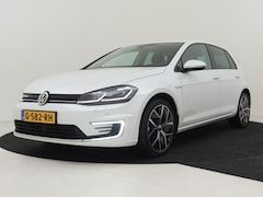 Volkswagen e-Golf - e-Golf 136pk | Navigatie | App connect | Camera achter | Led koplampen | Keyless | Warmtep