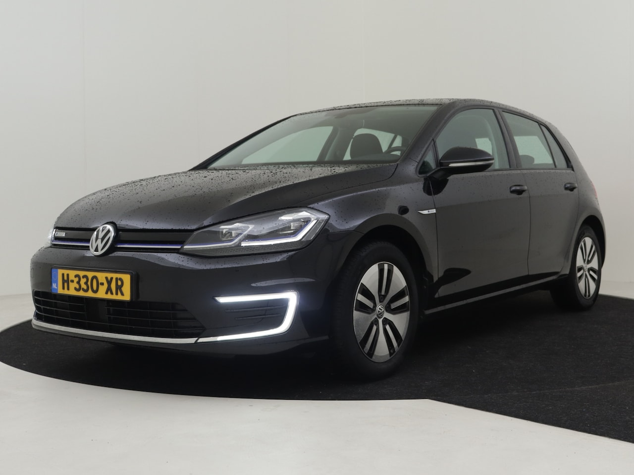 Volkswagen e-Golf - E-DITION 136pk | 1e eigenaar | Adaptief cruise control | Navigatie | Led koplampen | Parke - AutoWereld.nl