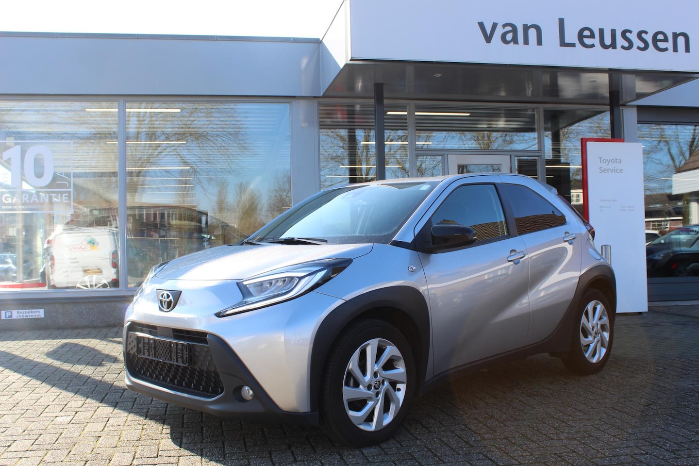 Toyota Aygo X - PULSE STOELVERW.APPLE/ANDROID CAMERA CLIMA 17"LMV PRIVACY-GLASS LED DAB+ - AutoWereld.nl