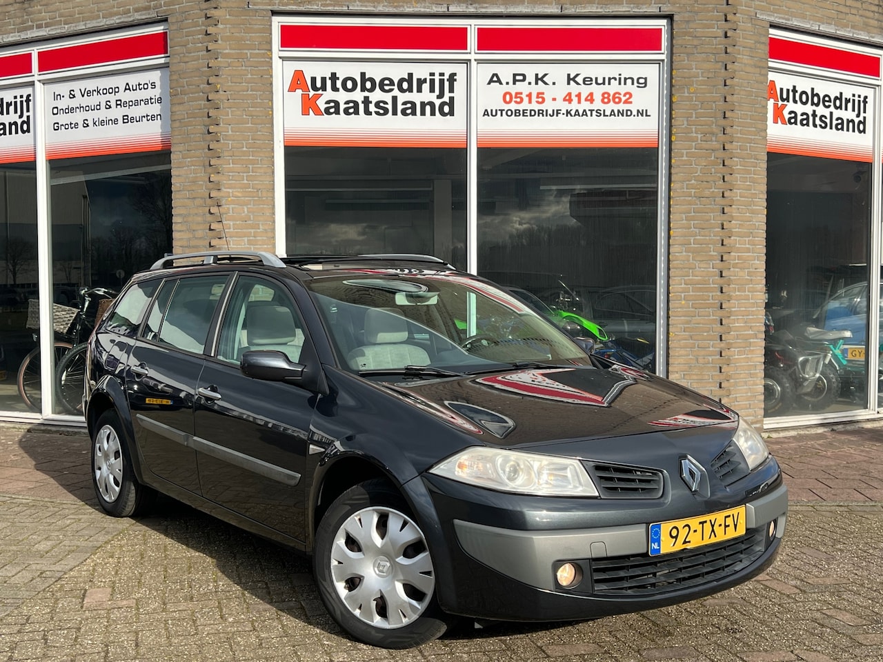 Renault Mégane Grand Tour - 2.0-16V Business Line - Pano - Automaat - - AutoWereld.nl