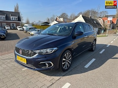 Fiat Tipo Stationwagon - 1.4 16v Lounge Navi, PDC, Trekhaak, Climat control, Cruisecontrol