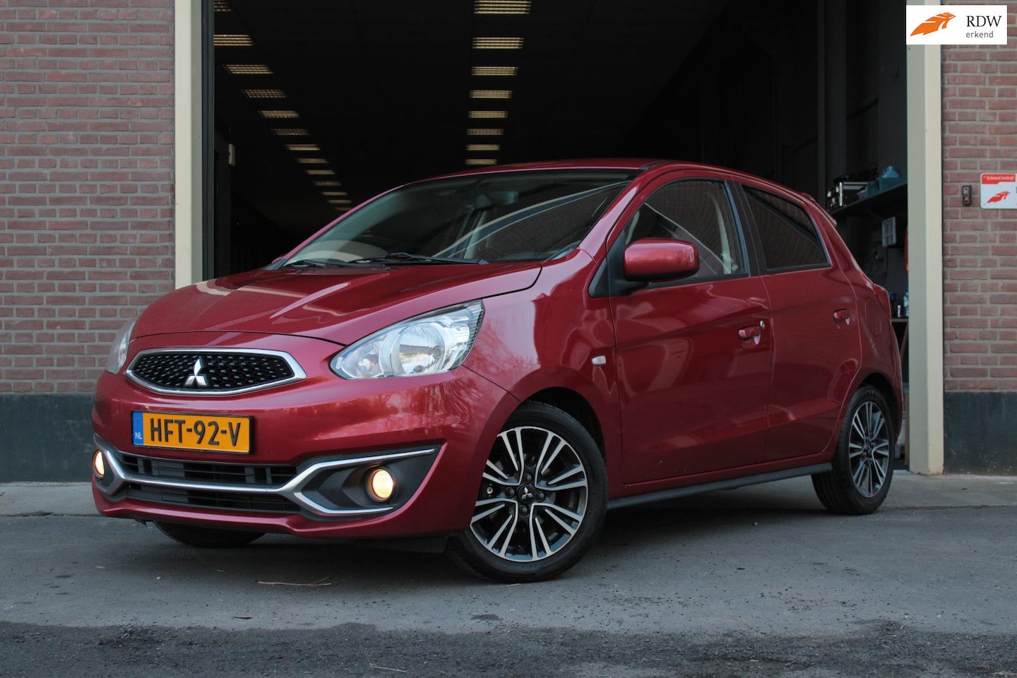 Mitsubishi Space Star - 1.2 Diamant Edition|AppleCarPlay|Stoelverwarming|LMV| - AutoWereld.nl