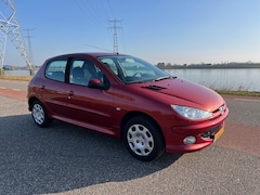 Peugeot 206 - 1.4 5 deurs 72.000 km Nap 2008 nwe d-riem + Apk