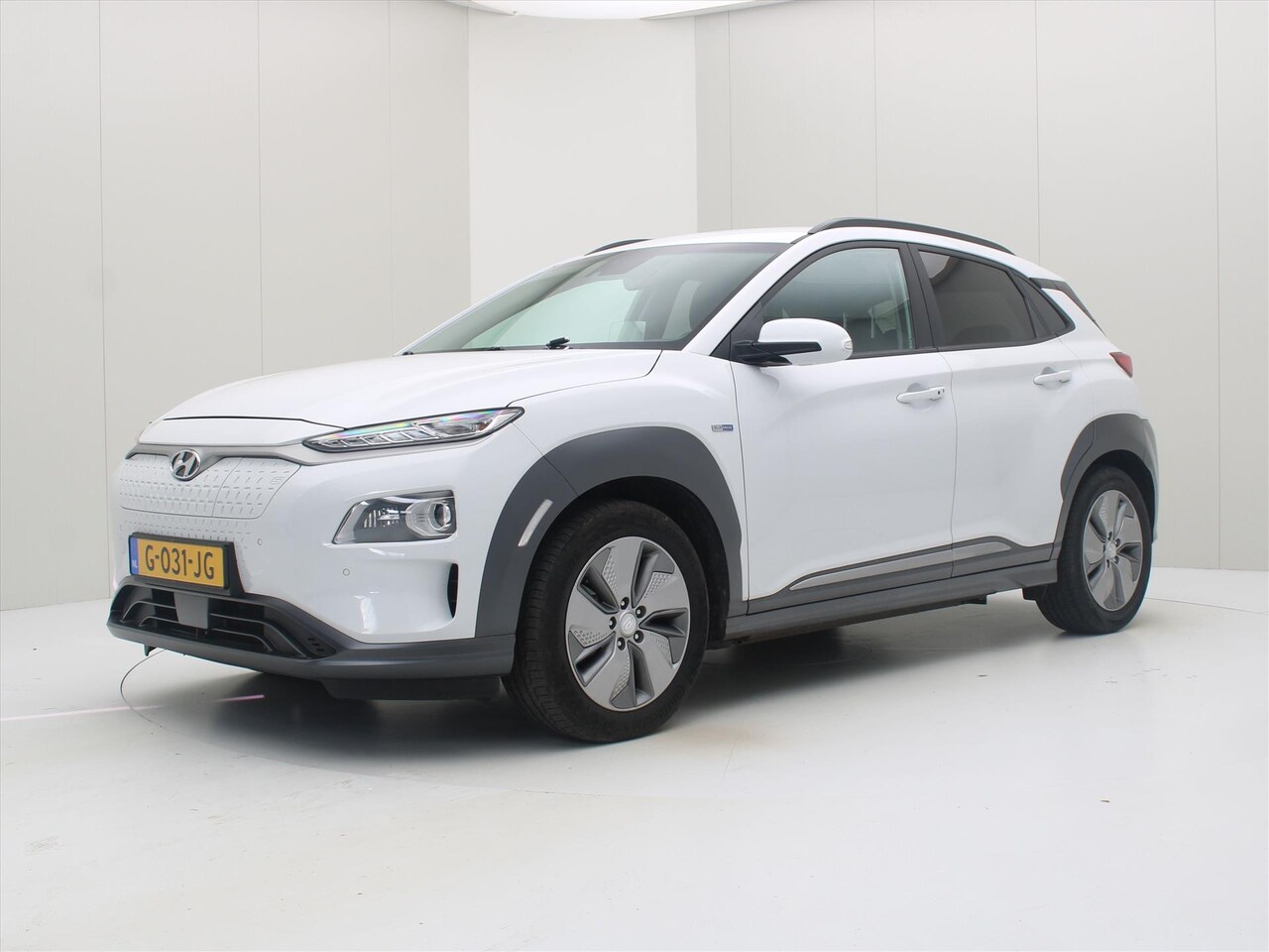 Hyundai Kona Electric - EV Premium 64kWh 204pk 482km WLTP [ TREKHAAK+CAMERA+CARPLAY+CLIMAAT+PDC+NAVIGATIE ] - AutoWereld.nl