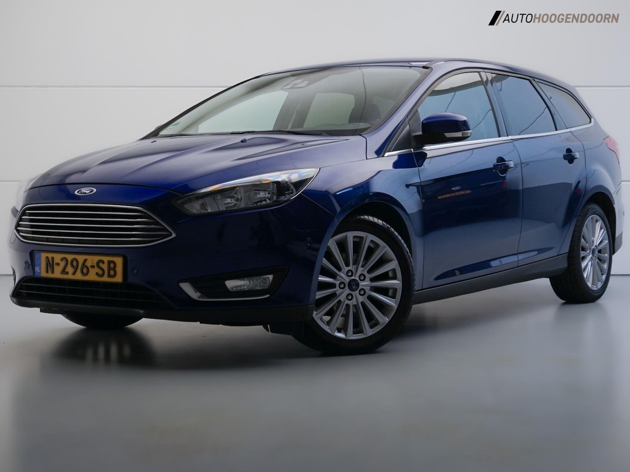 Ford Focus Wagon - 1.0 Titanium Edition (APPLE CARPLAY,PARKEERSENSOREN,NAVIGATIE,STOELVERWARMING,LM-VELGEN,TO - AutoWereld.nl