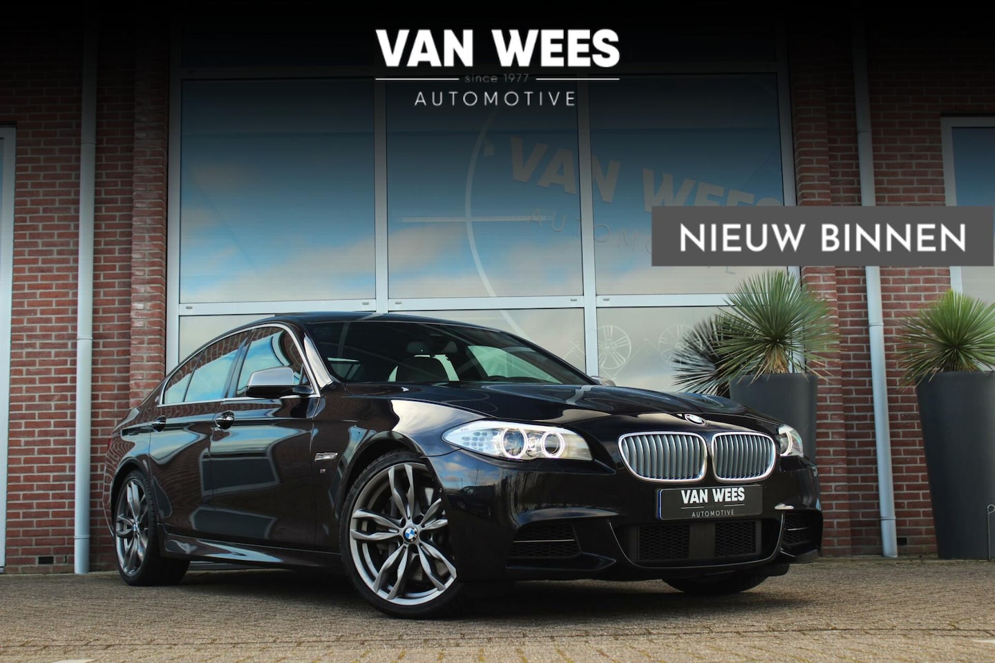 BMW 5-serie - M550xd M-sport | M-pakket | Dakraam | Head-up | 20 inch | Camera | Softclose | Stoelverkoe - AutoWereld.nl