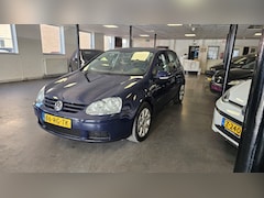 Volkswagen Golf - 1.6 FSI Sportline