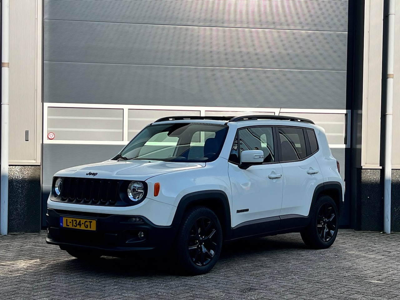 Jeep Renegade - 1.4 MultiAir Limited bj.2018 Pano|Autom|Leder|Navi. - AutoWereld.nl