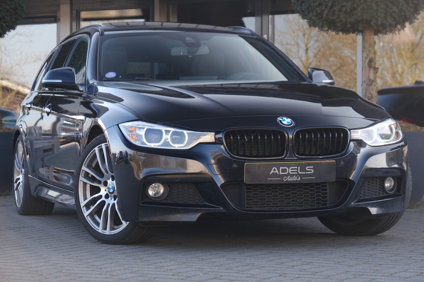 BMW 3-serie Touring - 320i M Sport Edition High Executive PANO HUD TREKH. CAMERA - AutoWereld.nl