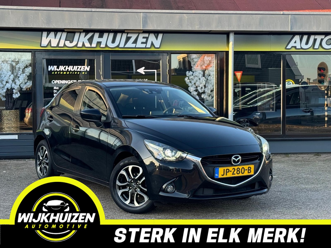 Mazda 2 - 1.5 Skyactiv-G GT-M met Navigatie !!! Pdc !!! Climate !!! - AutoWereld.nl