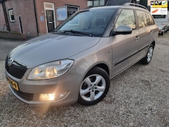 Skoda Fabia Combi - 1.2 TSI Tour airco cruise trekhaak dealer ohdn 2e eigenaar