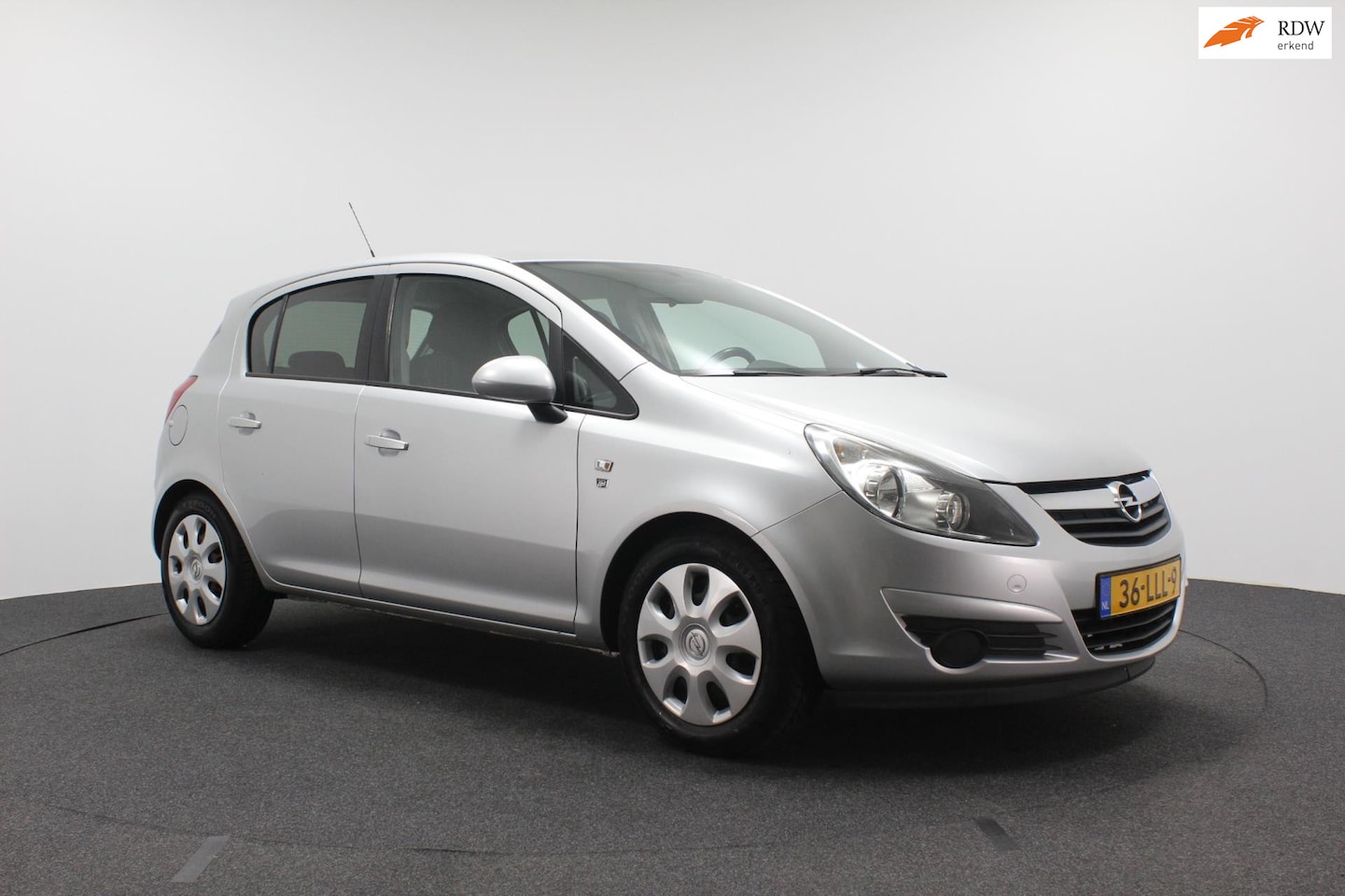 Opel Corsa - 1.2-16V '111' Edition | Airco | Trekhaak | Goed onderhouden | Elektrische ramen - AutoWereld.nl