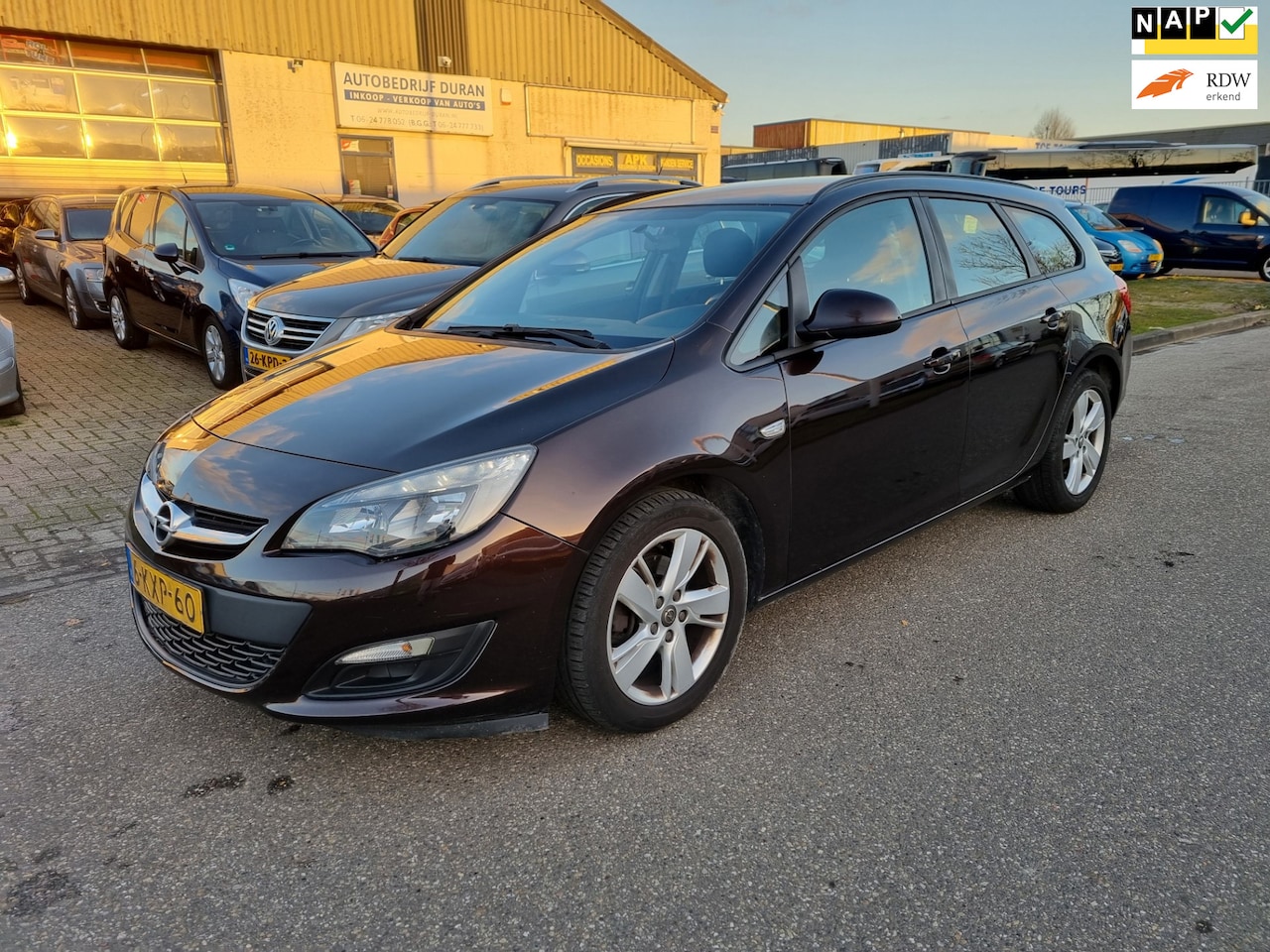 Opel Astra Sports Tourer - 1.7 CDTi S/S Business + NAV.+ Airco Bj:2013 NAP! - AutoWereld.nl