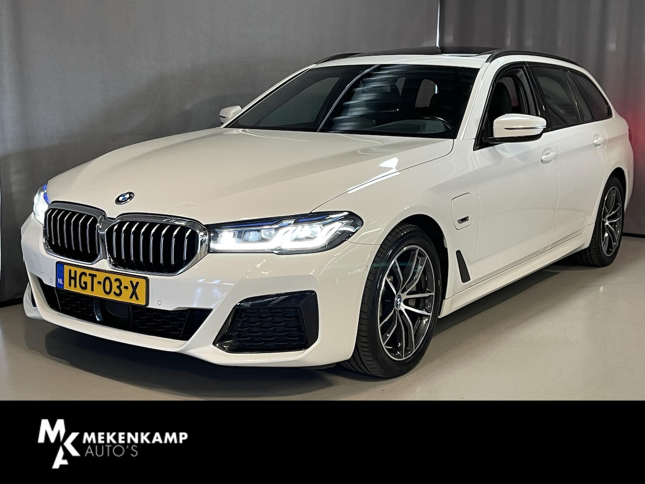 BMW 5-serie Touring - 530e High Executive M Sport 18"/Panoramadak/Laser LED/Adaptief onderstel/Head-up/Keyless/S - AutoWereld.nl