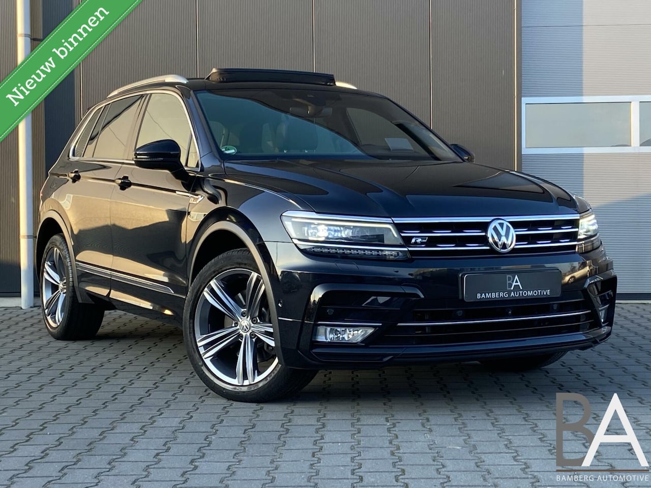 Volkswagen Tiguan - 2.0 TSI 4M R-line|trekhaak|360|ACC|pano - AutoWereld.nl