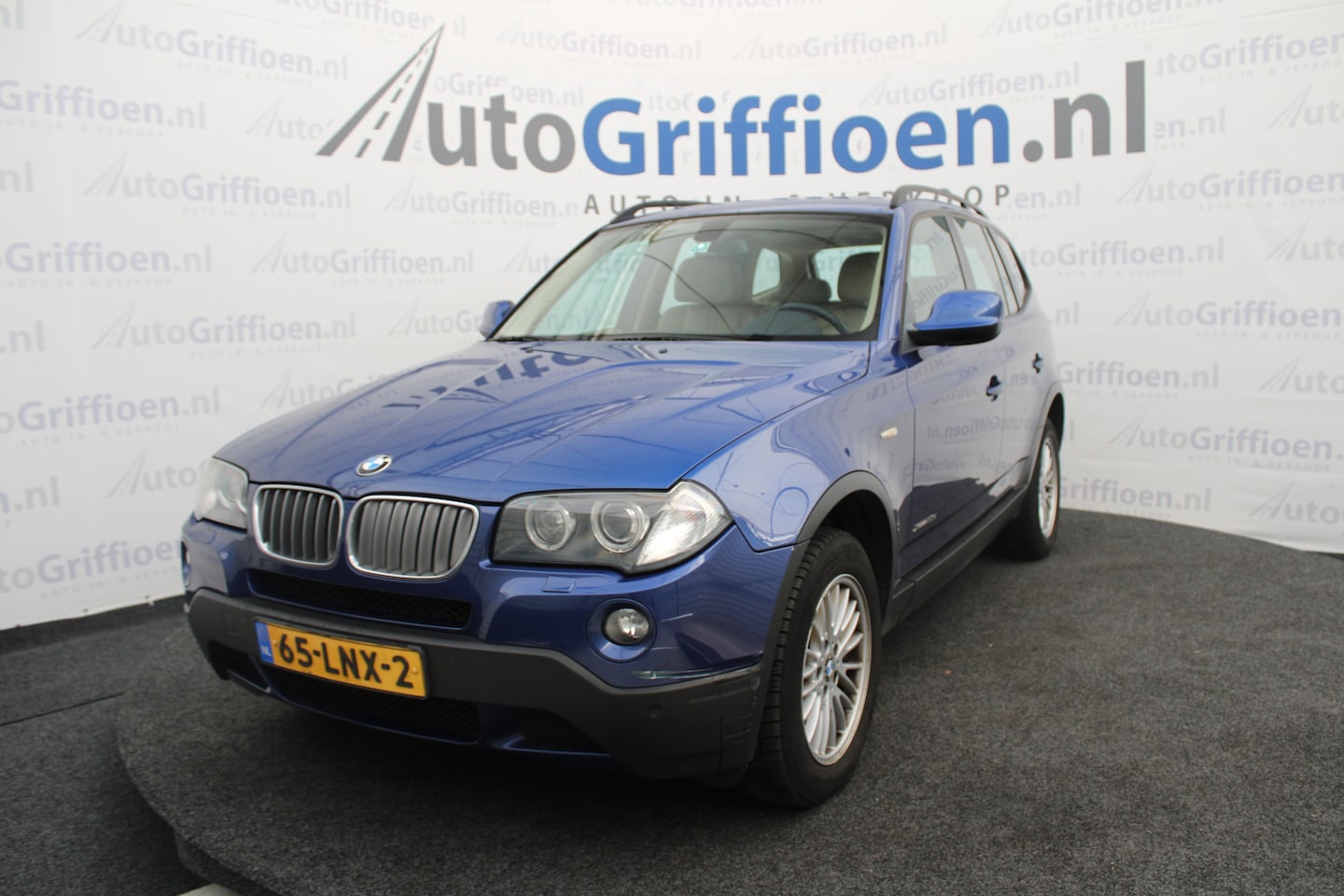 BMW X3 - 2.0d met leer en schuifdak - AutoWereld.nl