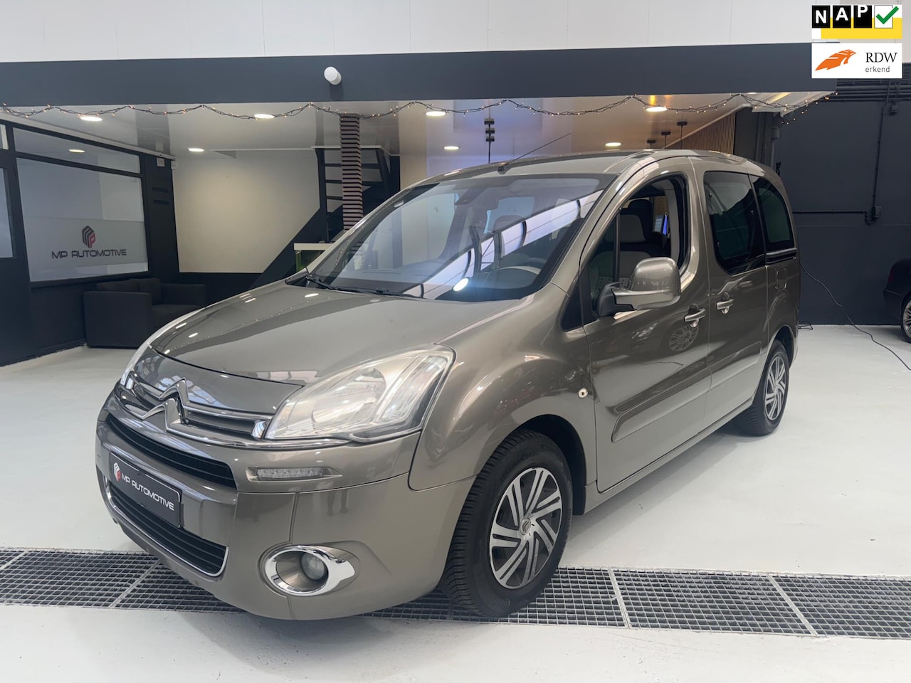 Citroën Berlingo - 1.6 e-HDi Tendance 7P|Climate|Cruise|PDC|Trekhaak| - AutoWereld.nl