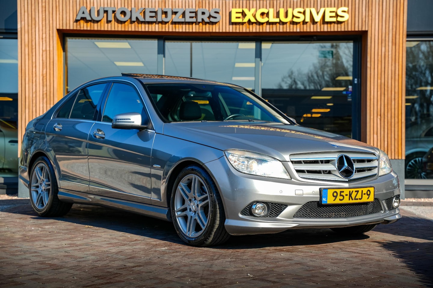 Mercedes-Benz C-klasse - 200 K Elegance Youngtimer! AMG Schuifdak Stoelverw. PDC Clima Cruise Leer - AutoWereld.nl