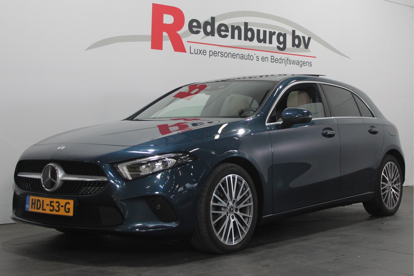 Mercedes-Benz A-klasse - 200 Luxury Line - Pano / Carplay / Camera / Dodehoek - AutoWereld.nl