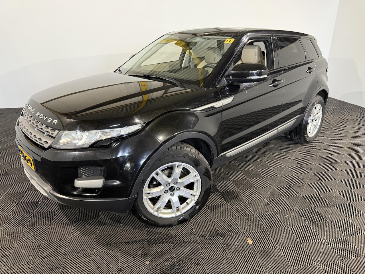 Land Rover Range Rover Evoque - 2.2 TD4 4WD Pure 2.2 TD4 4WD Pure - AutoWereld.nl