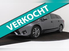 Toyota Avensis Touring Sports - 1.8 VVT-i Dynamic | Trekhaak | Panoramadak | Automaat | Stoelverwarming | Camera |