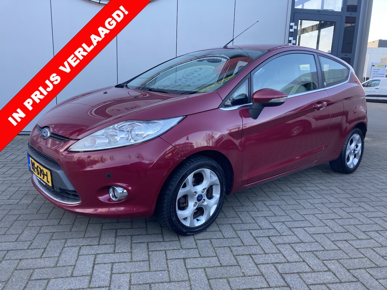 Ford Fiesta - 1.4 Ghia Automaat | Airco | Distributie vervangen - AutoWereld.nl