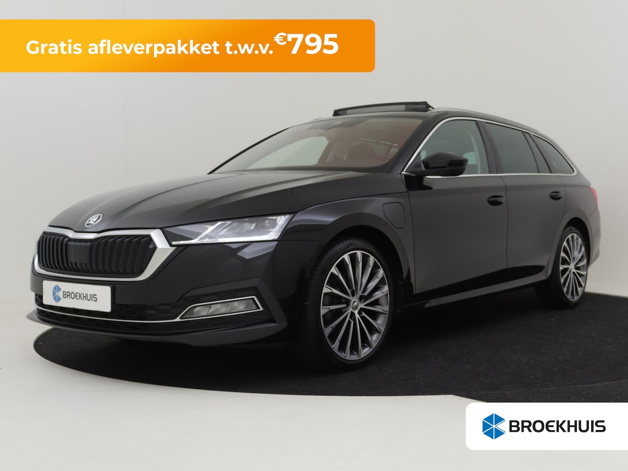 Skoda Octavia Combi - 1.4 TSI iV 204PK PHEV Business Edition Plus | Panoramadak | Head-up display | Winterpakket - AutoWereld.nl