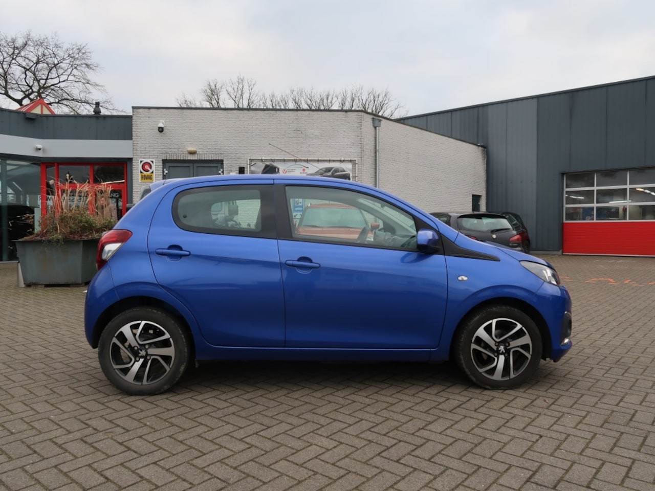 Peugeot 108 - 1.0 e-VTi Allure Carplay - AutoWereld.nl