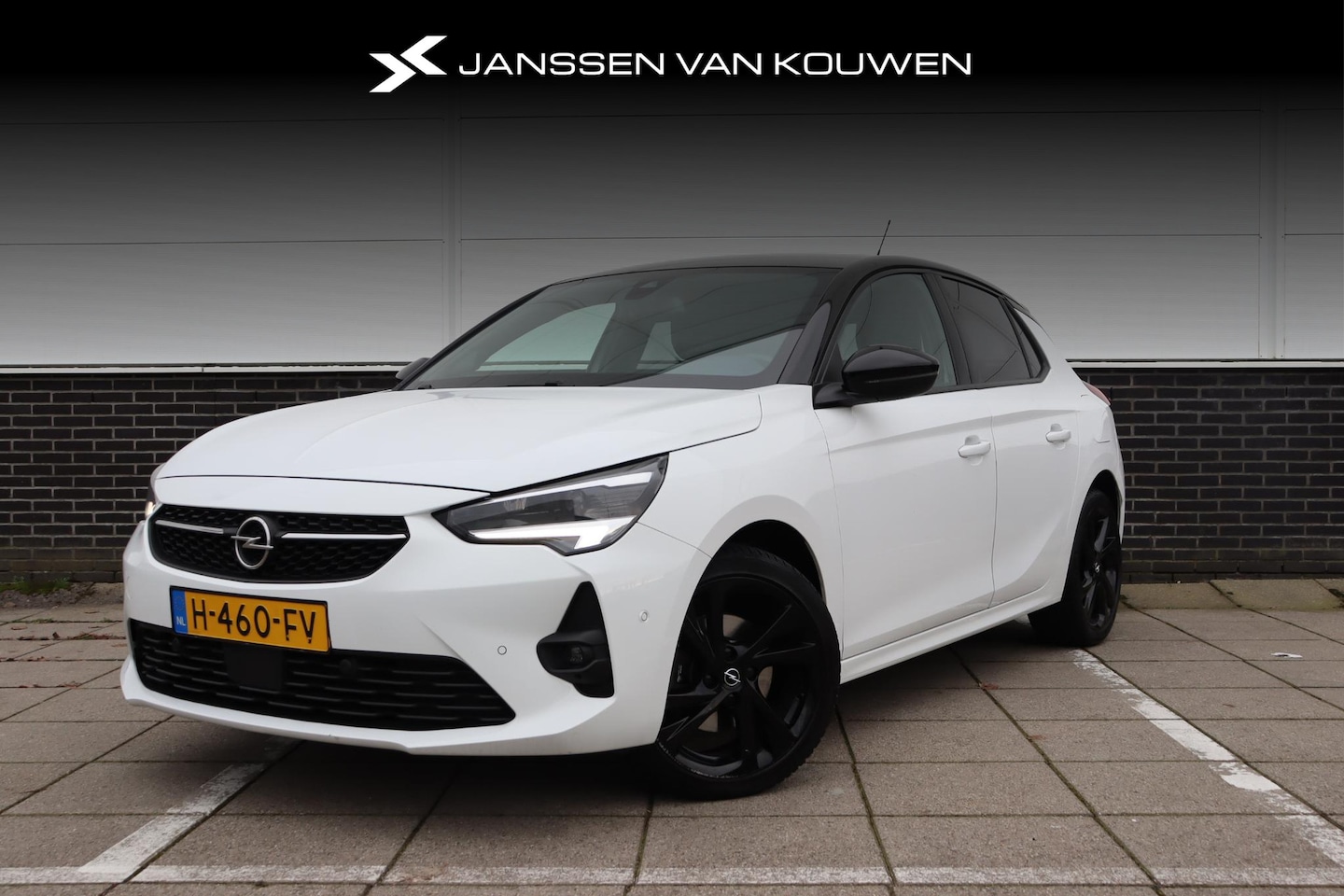 Opel Corsa - 1.2 GS Line Automaat Navigatie Camera Clima 17" - AutoWereld.nl